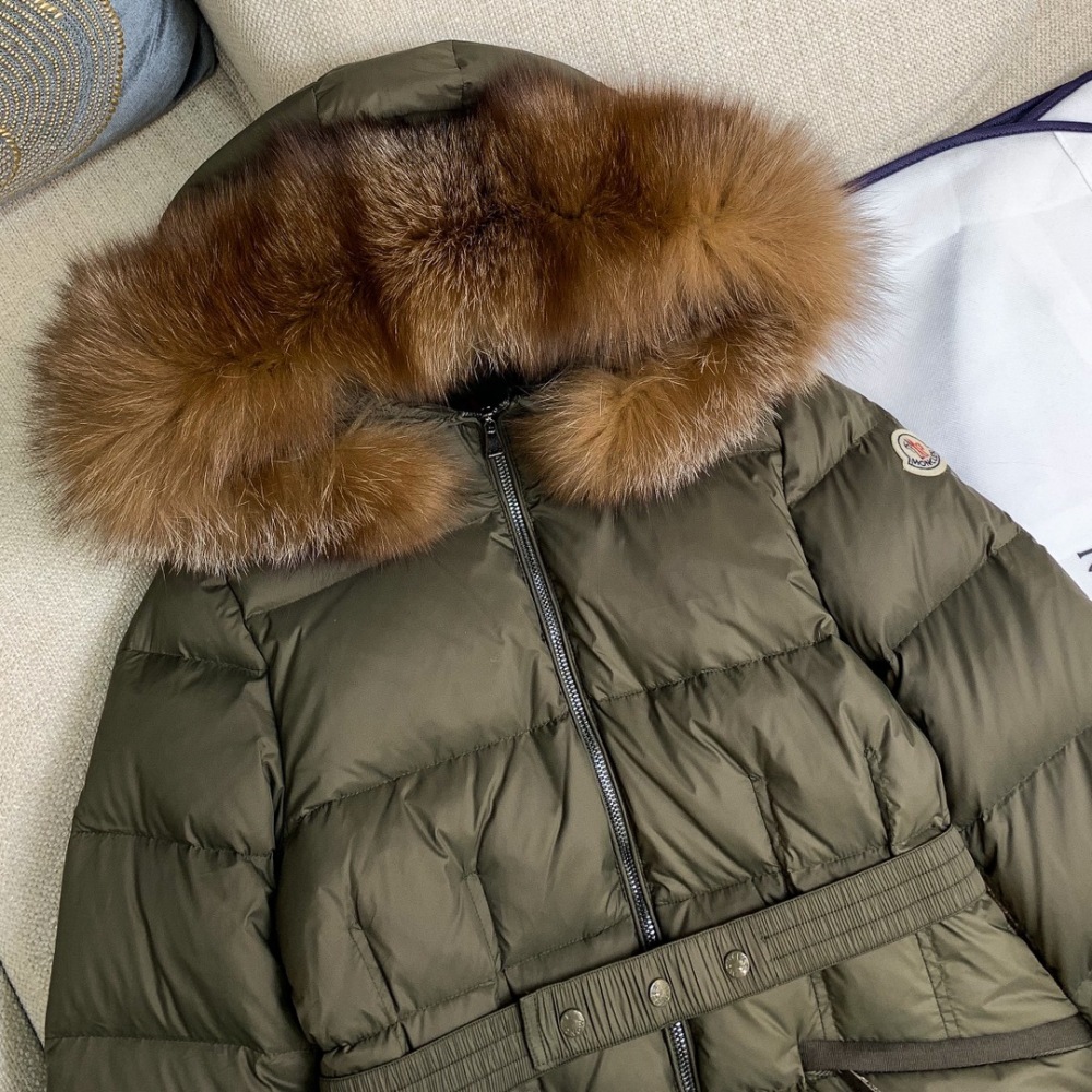 Moncler Women's Waist-Up Fur Collar Down Jacket Ships