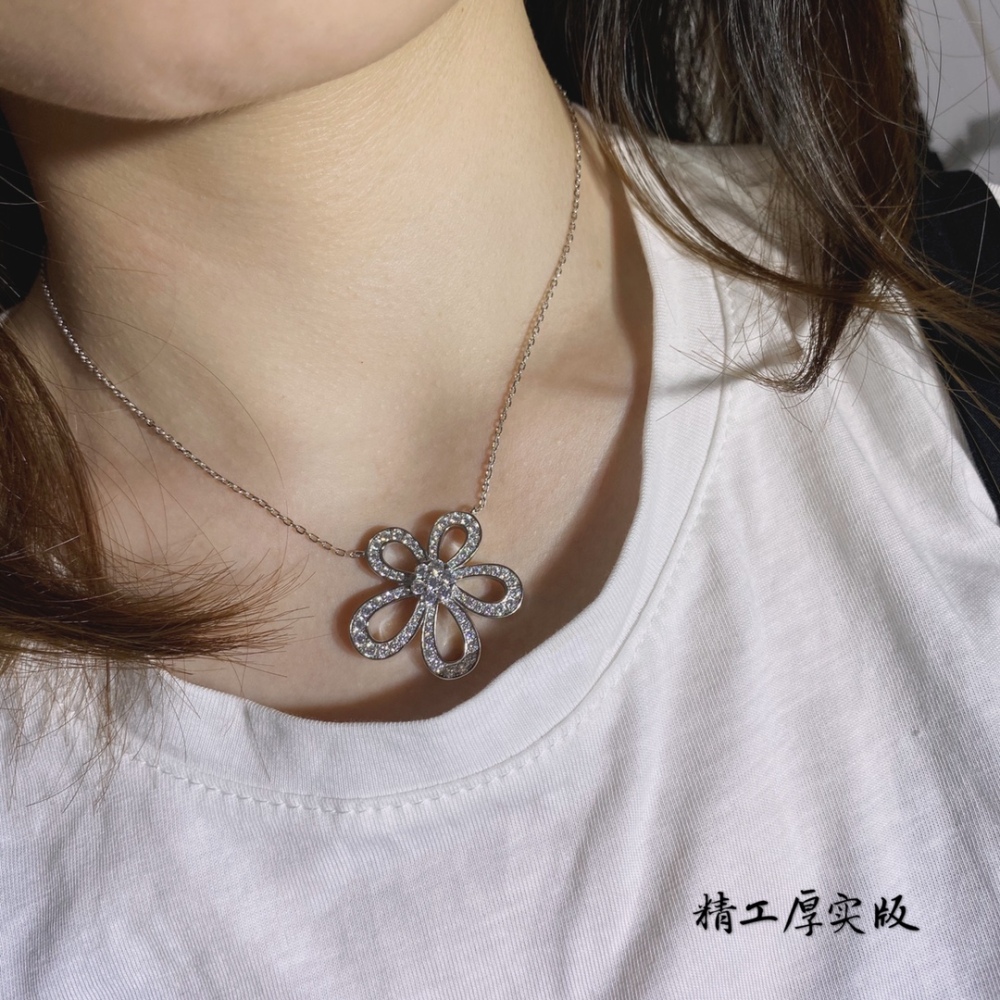 VCA necklace