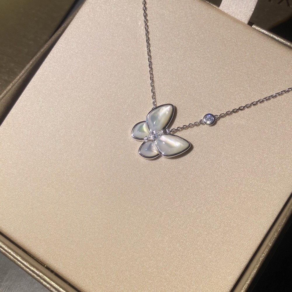 VCA necklace