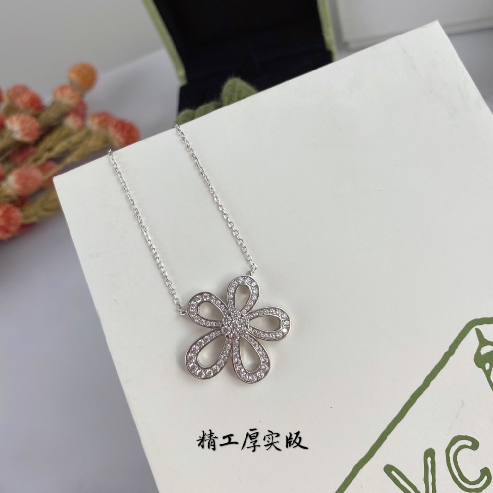 VCA necklace