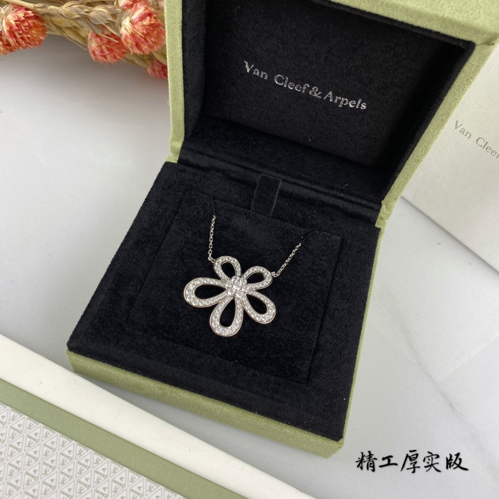 VCA necklace