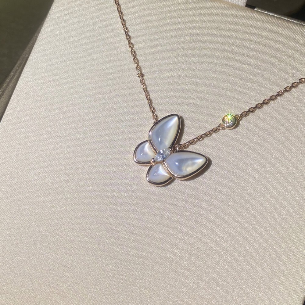 VCA necklace