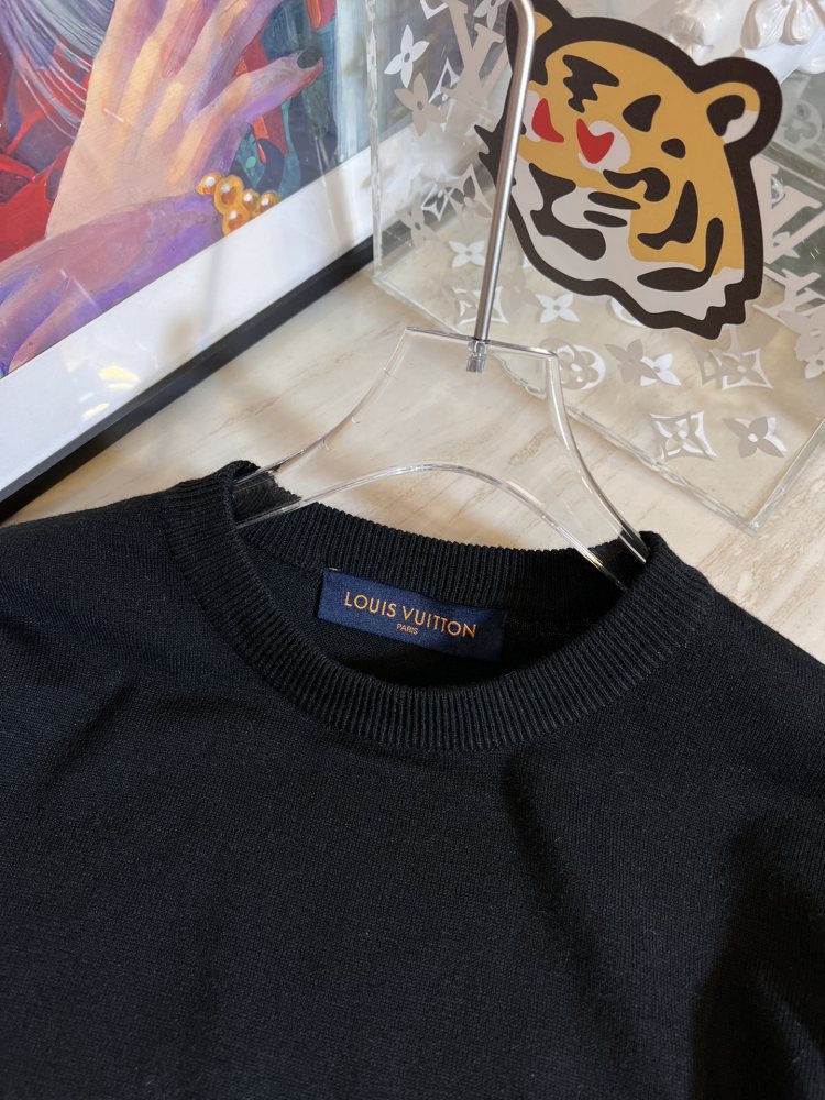 Louis Vuitton men's and women's sweater