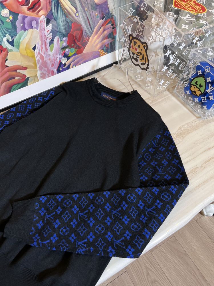 Louis Vuitton men's and women's sweater