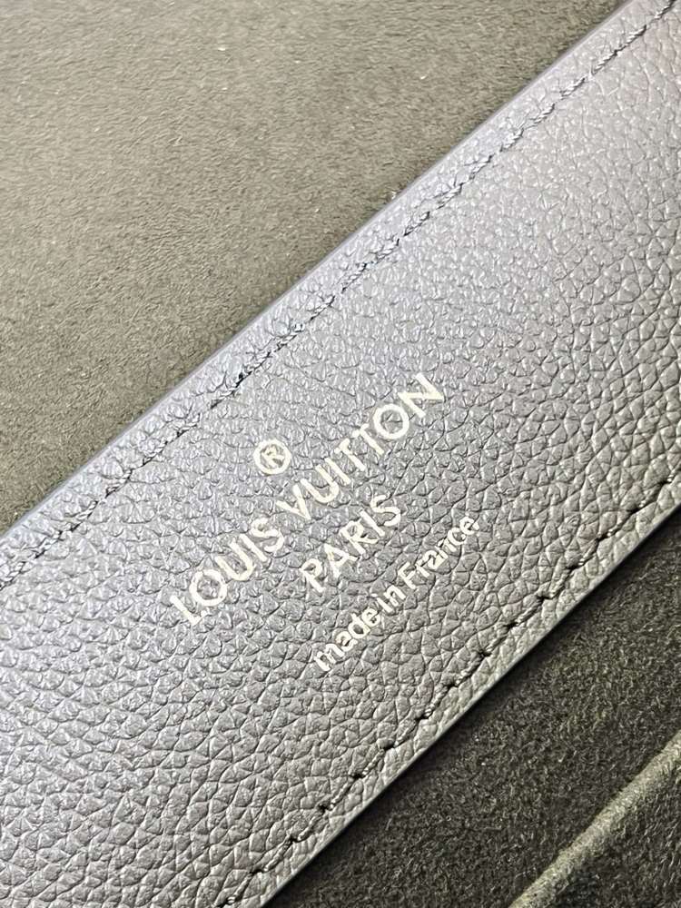 Louis Vuitton Lockme Ever BB PM M20797 mirror boutique
