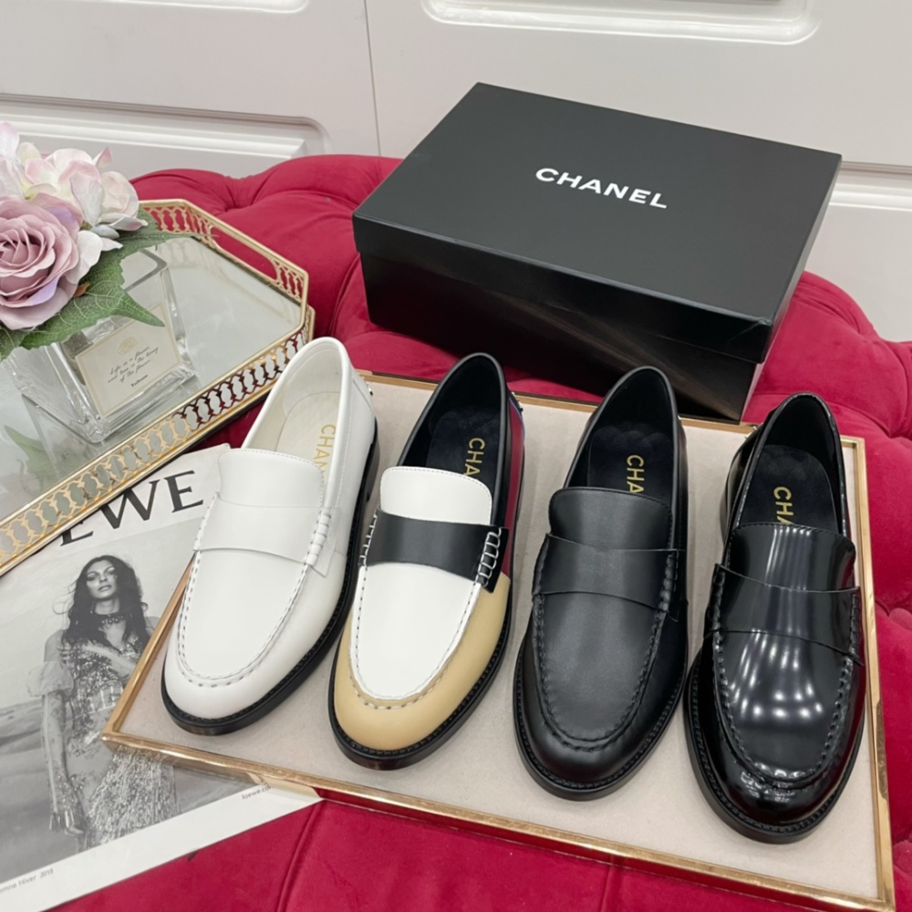 Chanel vintage chain buckle collectible shoes