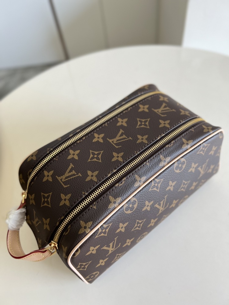 Louis Vuitton Dopp Toiletry Bag M44494 Mirror boutique