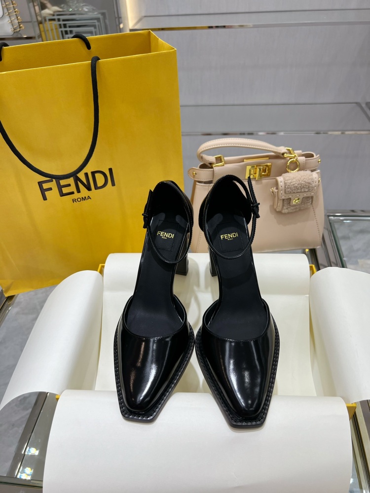 Fendi sandals Haute Couture Fall Winter2022-23