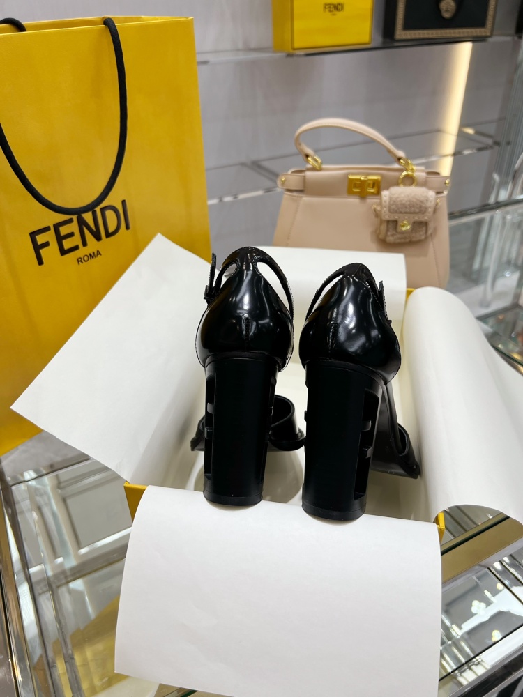 Fendi sandals Haute Couture Fall Winter2022-23