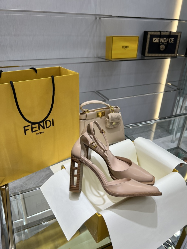 Fendi sandals Haute Couture Fall Winter2022-23
