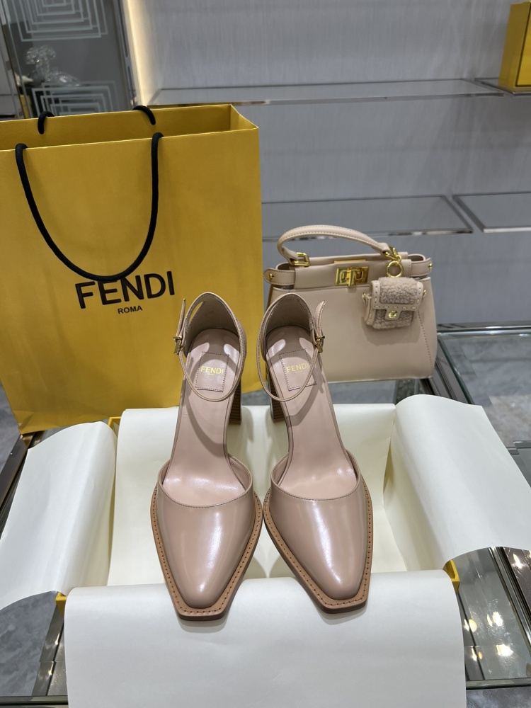 Fendi sandals Haute Couture Fall Winter2022-23