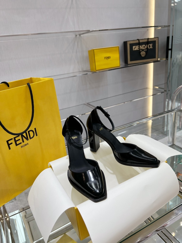 Fendi sandals Haute Couture Fall Winter2022-23
