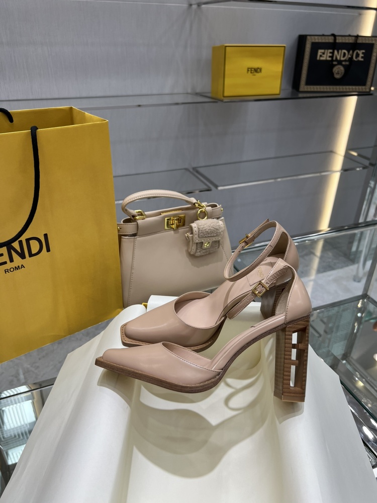 Fendi sandals Haute Couture Fall Winter2022-23