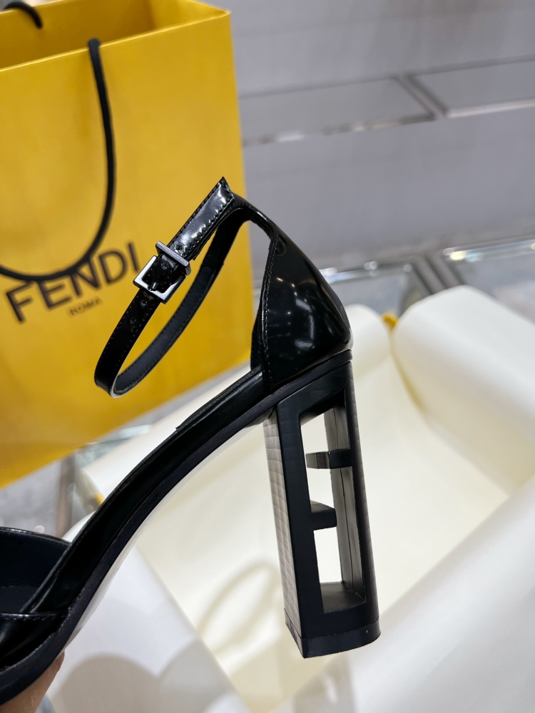 Fendi sandals Haute Couture Fall Winter2022-23