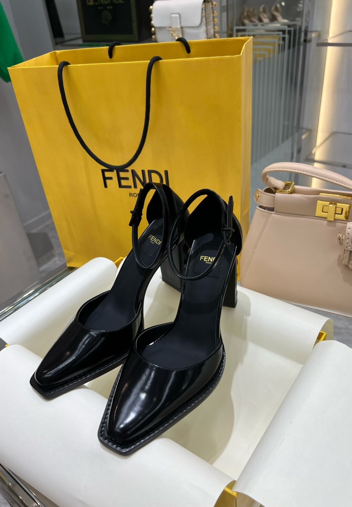 Fendi sandals Haute Couture Fall Winter2022-23