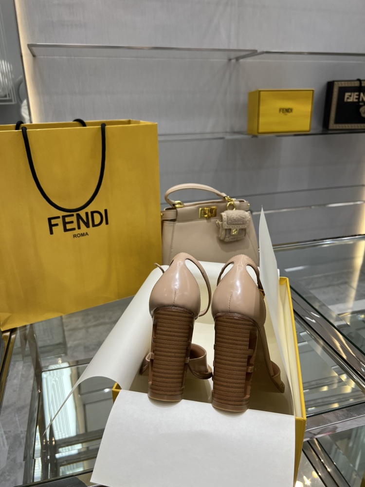 Fendi sandals Haute Couture Fall Winter2022-23