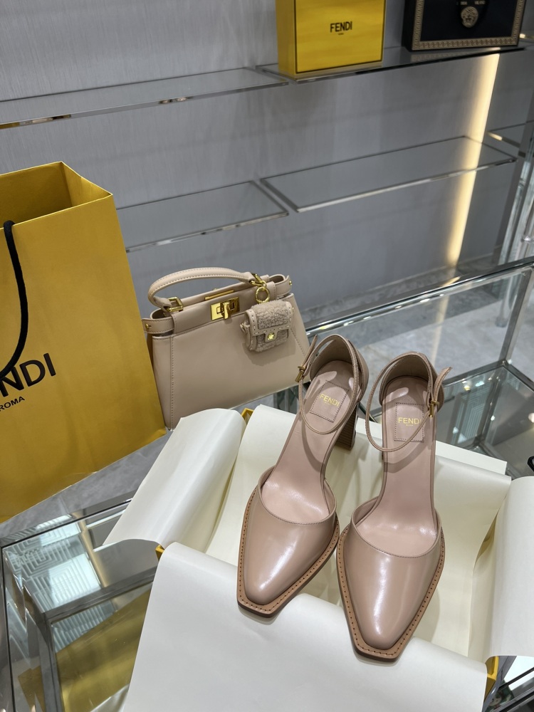 Fendi sandals Haute Couture Fall Winter2022-23