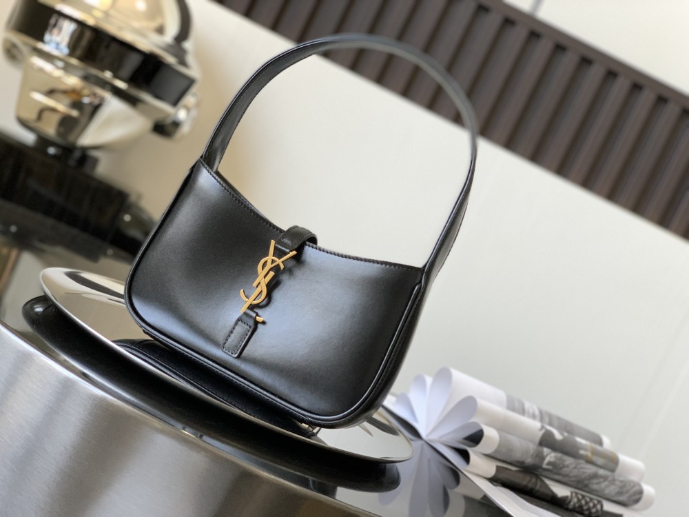 Saint Laurent LE5A7 mini Hobo 710318 Mirror boutique