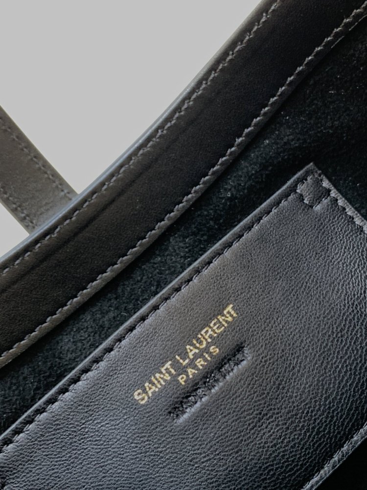 Saint Laurent LE5A7 mini Hobo 710318 Mirror boutique