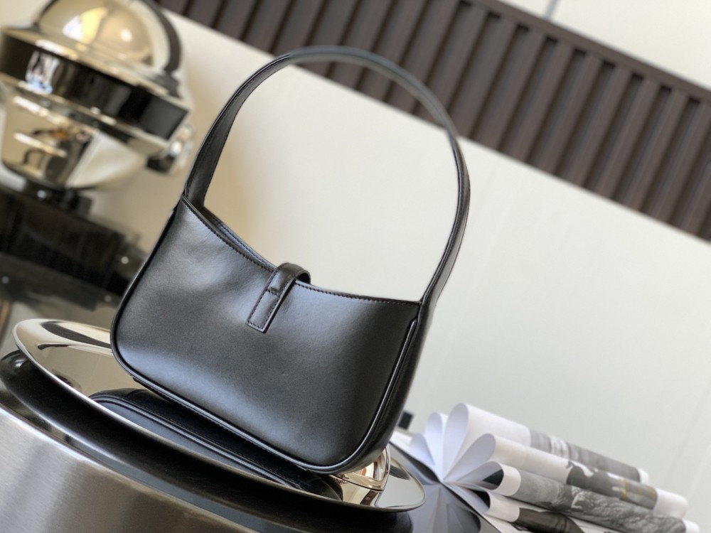 Saint Laurent LE5A7 mini Hobo 710318 Mirror boutique