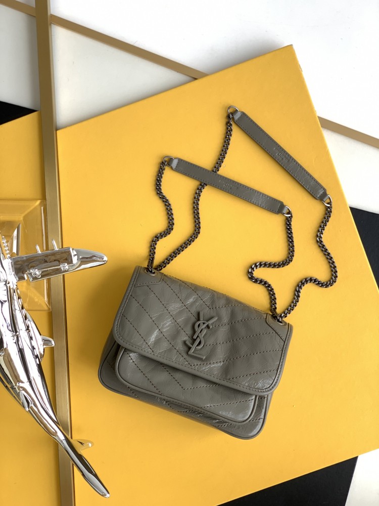 Yves Saint Laurent  NIKI PM 633151 Mirror Boutique