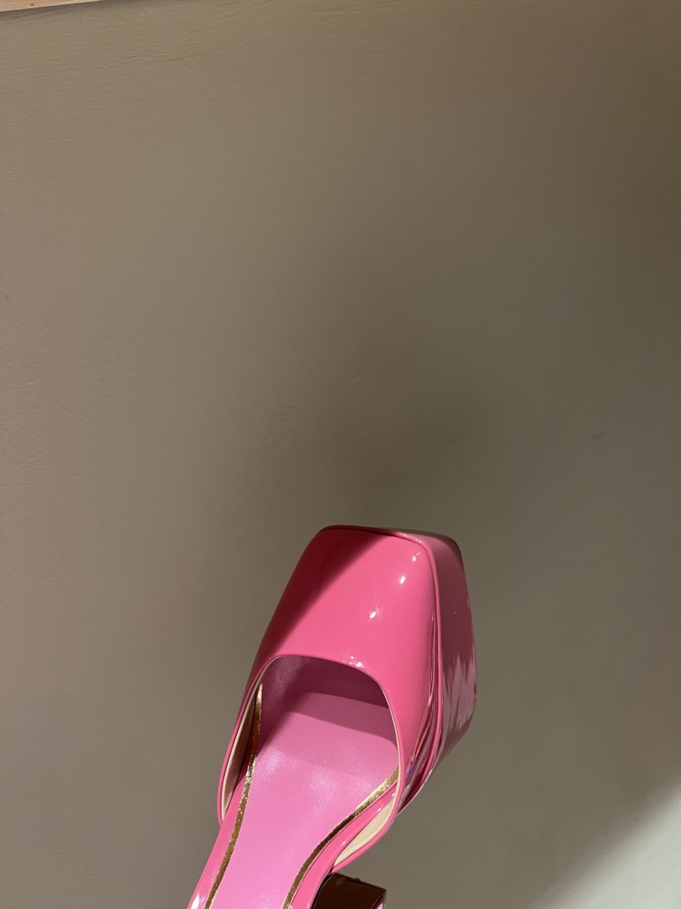 Ladies Valentino Square Toe Patent Leather Platform Patent Leather Pumps