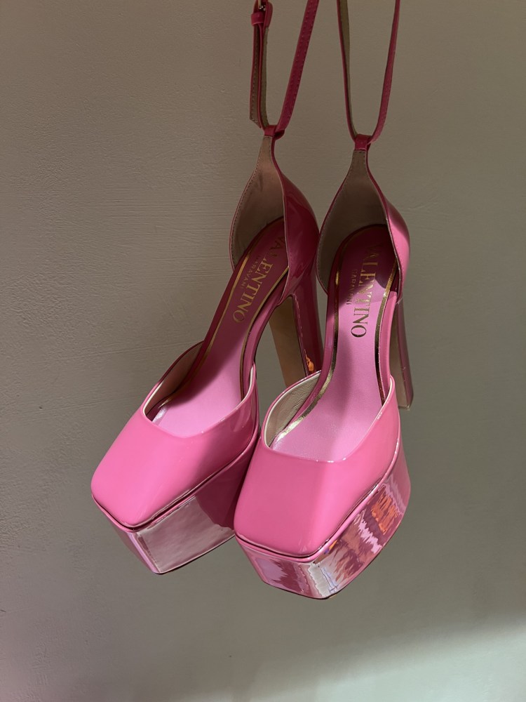 Ladies Valentino Square Toe Patent Leather Platform Patent Leather Pumps
