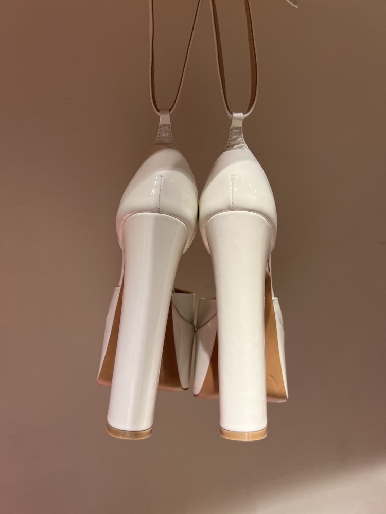 Ladies Valentino Square Toe Patent Leather Platform Patent Leather Pumps