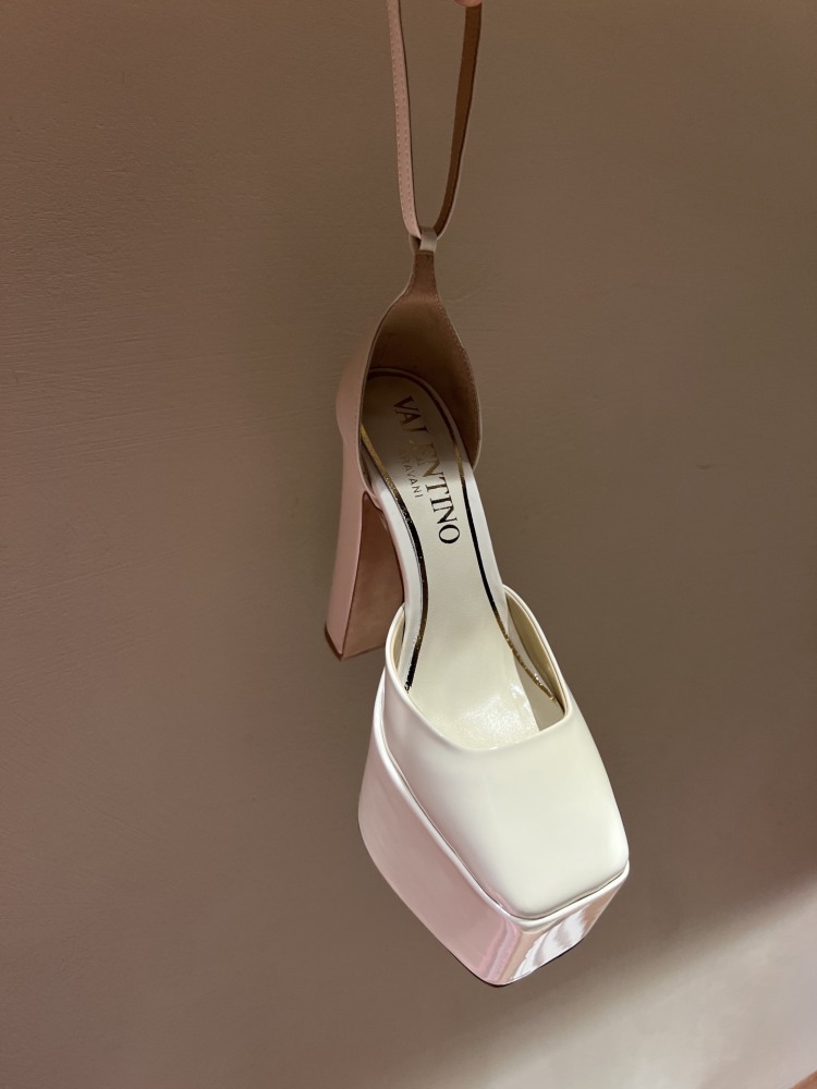 Ladies Valentino Square Toe Patent Leather Platform Patent Leather Pumps