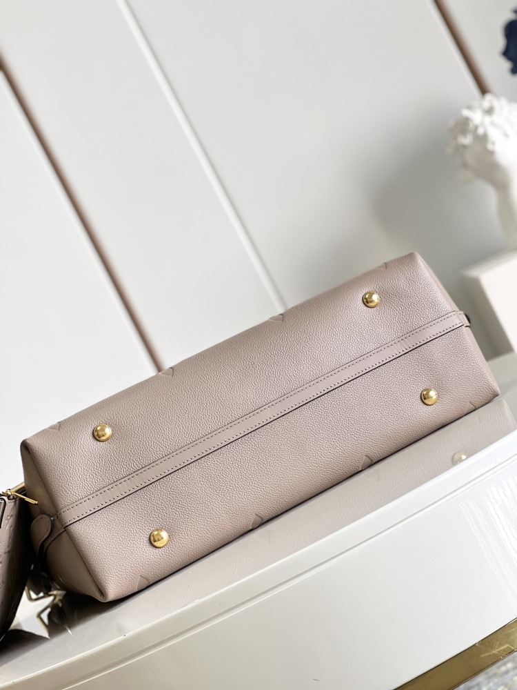 Louis Vuitton CarryAll  MM M46289 mirror boutique