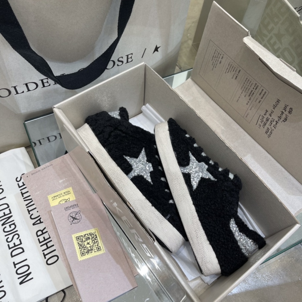 GGDB men's and women's sneakers(golden goose)