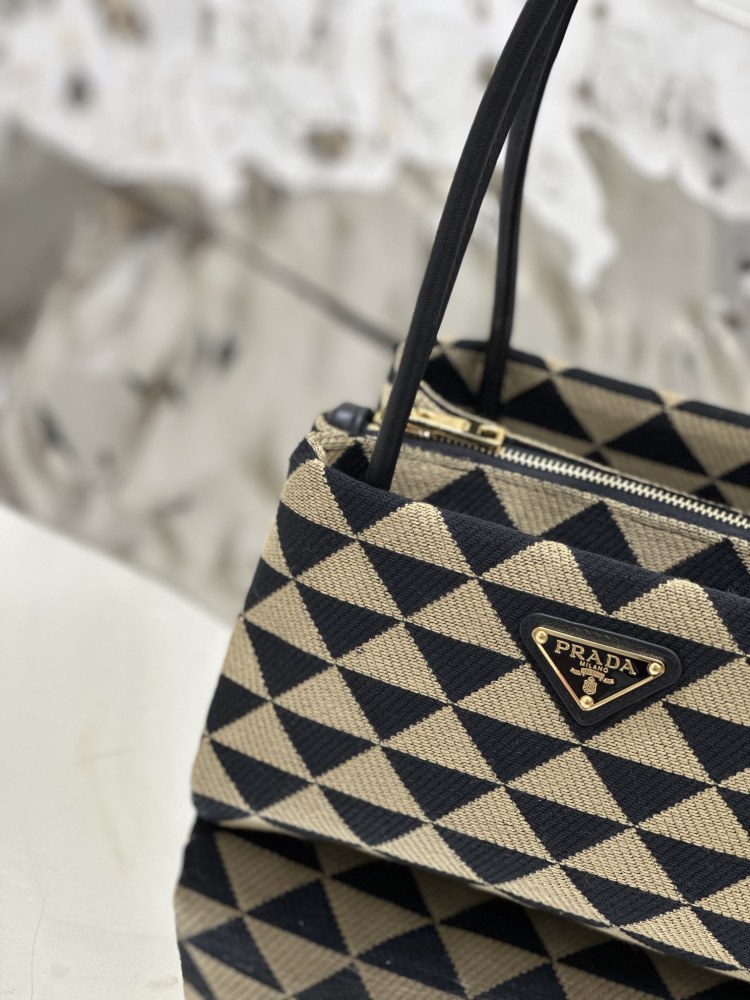 Prada embroidery boston 1BA368 Mirror Boutique