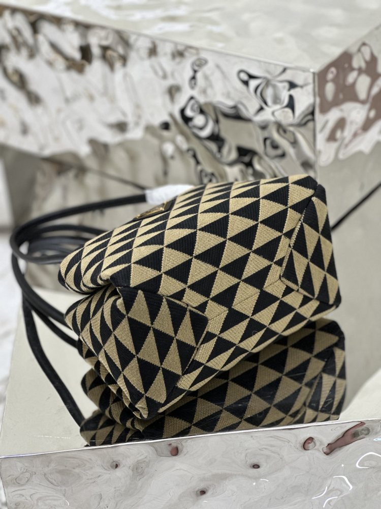 Prada embroidery boston 1BA368 Mirror Boutique