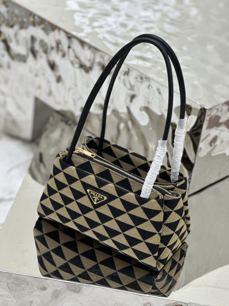 Prada embroidery boston 1BA368 Mirror Boutique
