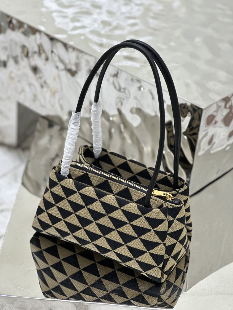 Prada embroidery boston 1BA368 Mirror Boutique