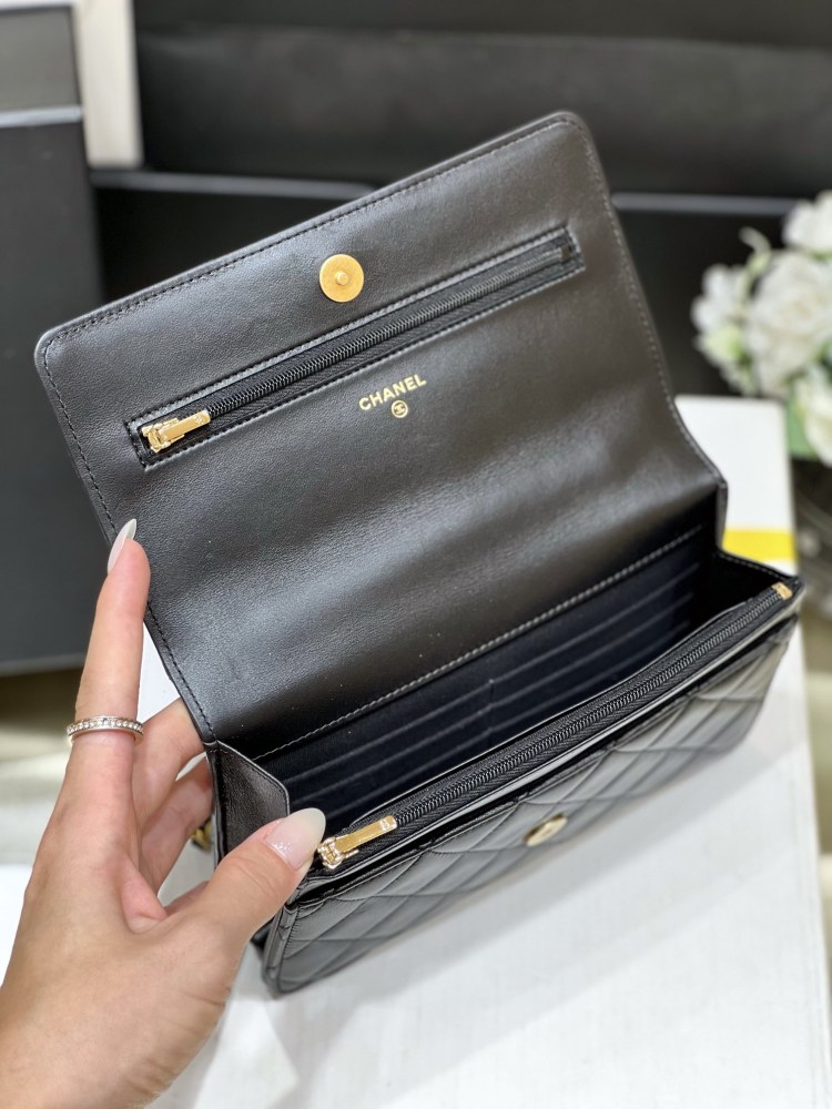 Chanel Handle fortune bag WOC AP3009 Mirror Boutique