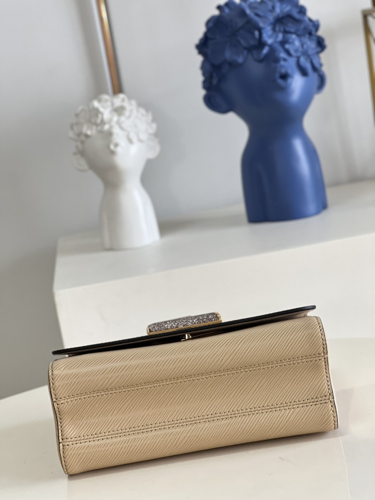 Louis Vuitton Twist MM M59033 Mirror boutique