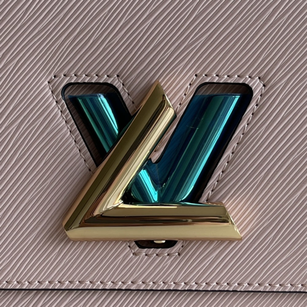 Louis Vuitton Twist MM M50282 Mirror boutique