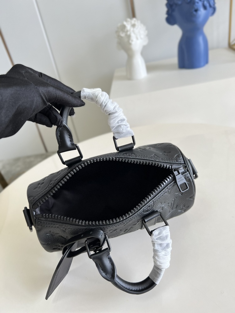Louis Vuitton Keepall M20900 Mirror boutique