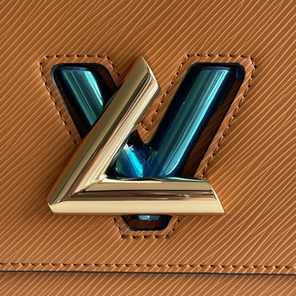 Louis Vuitton Twist MM M50282 Mirror boutique