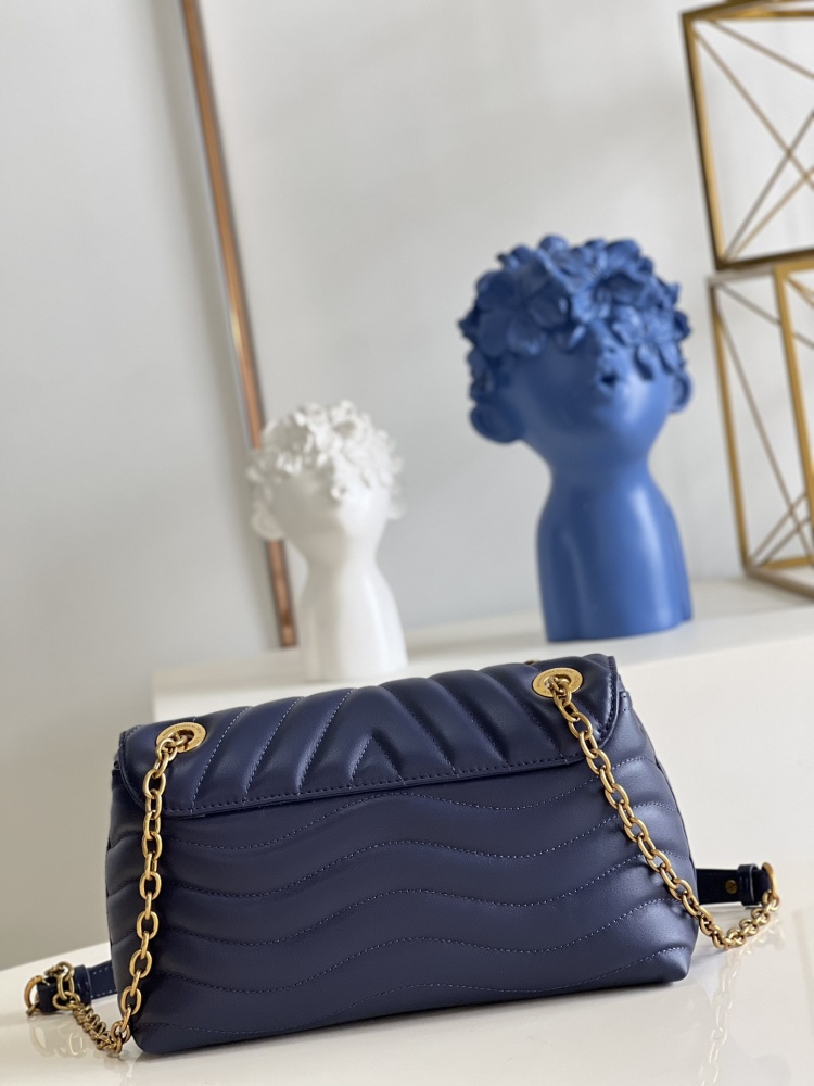 Louis Vuitton LV NEW WAVE M58552 mirror boutique