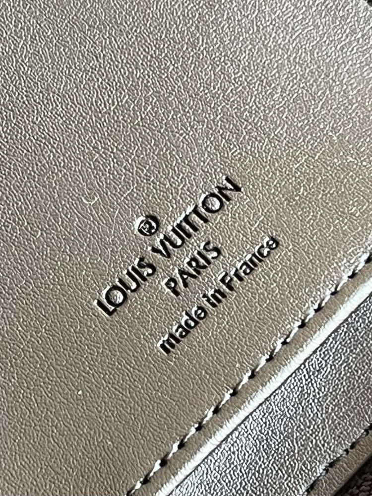Louis Vuitton Twist wallet M81830 mirror boutique