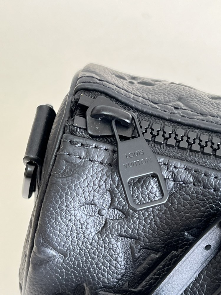 Louis Vuitton Keepall M20900 Mirror boutique