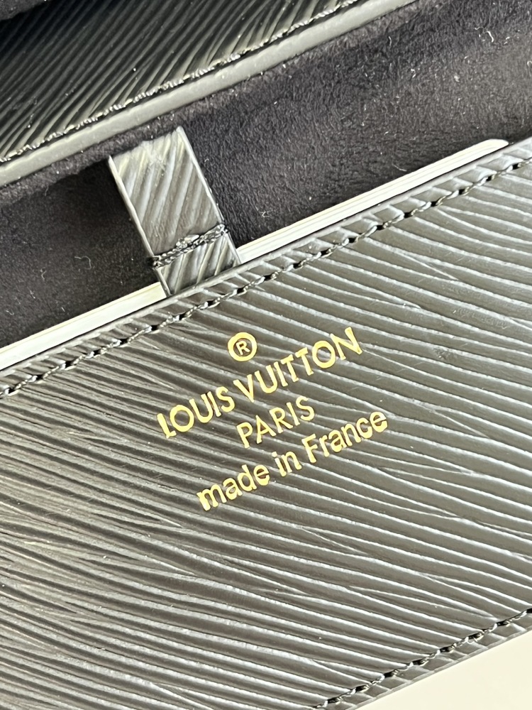 Louis Vuitton Twist PM Cruise M50282 Mirror boutique