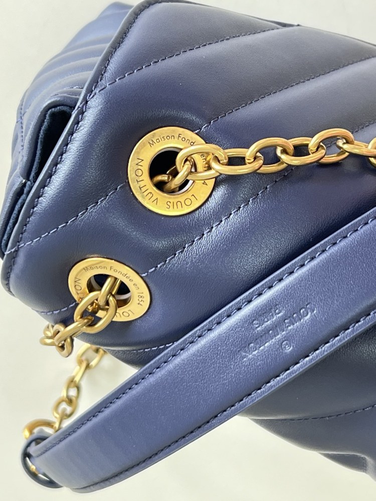 Louis Vuitton LV NEW WAVE M58552 mirror boutique