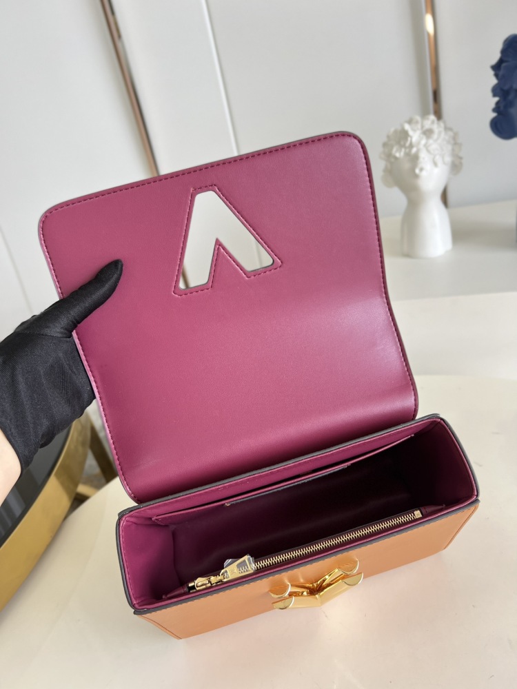 Louis Vuitton Twist MM M50282 Mirror boutique