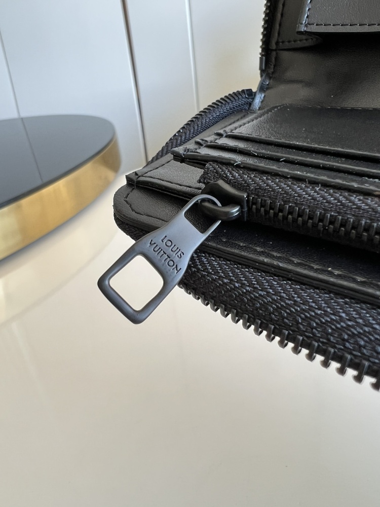 Louis Vuitton Twist wallet M81830 mirror boutique