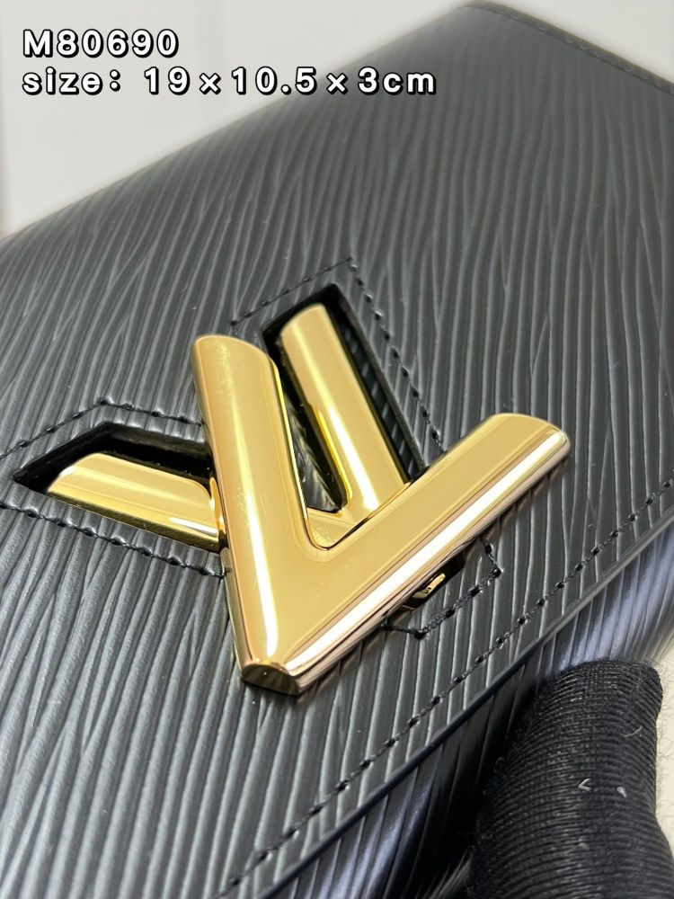 Louis Vuitton Twist wallet M80690 mirror boutique