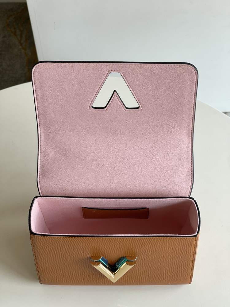 Louis Vuitton Twist MM M50282 Mirror boutique