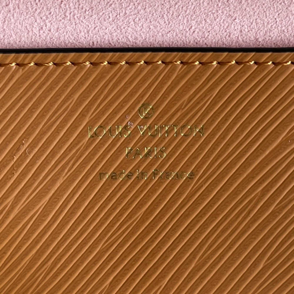 Louis Vuitton Twist MM M50282 Mirror boutique
